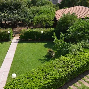 https://la-casetta-nel-palermo.palermohotels.org